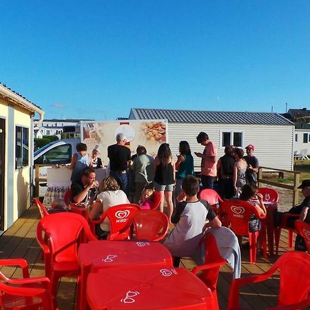 Отель Camping De Kerurus Plouneour-Trez Экстерьер фото
